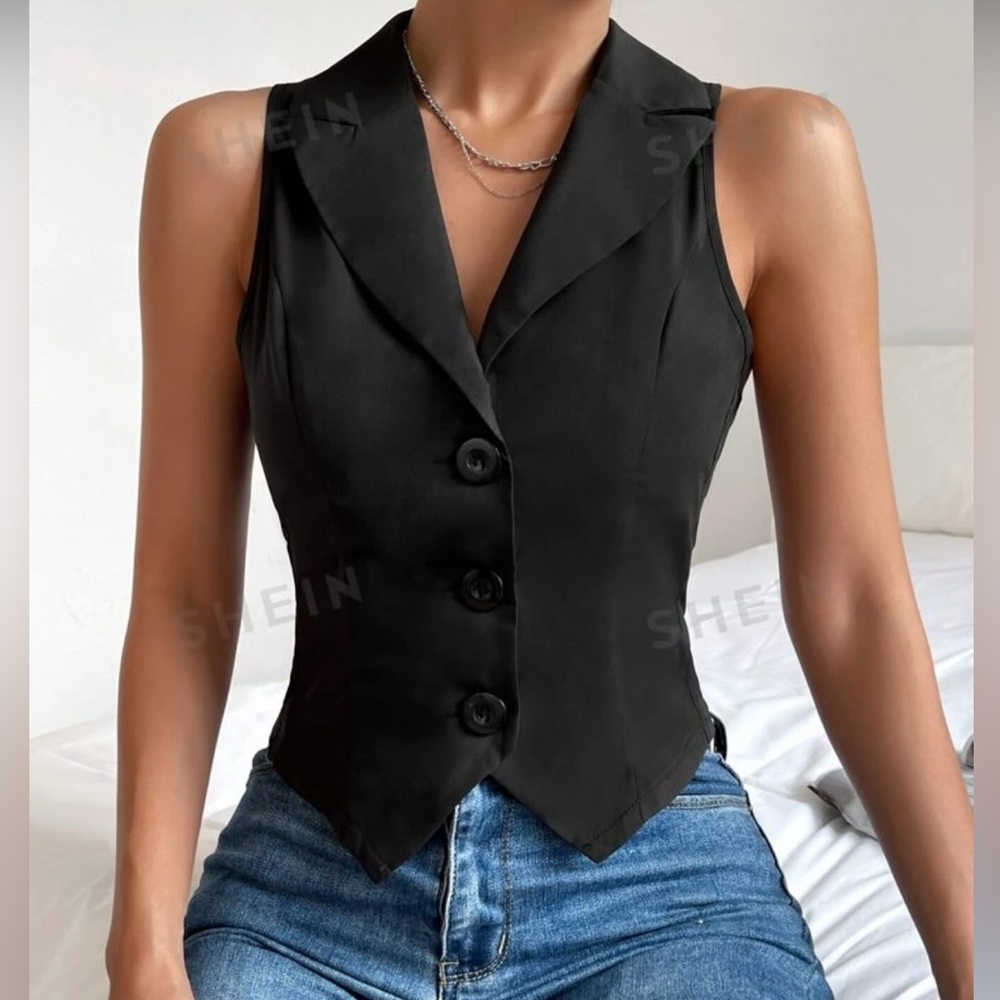 NWOT - black vest - S